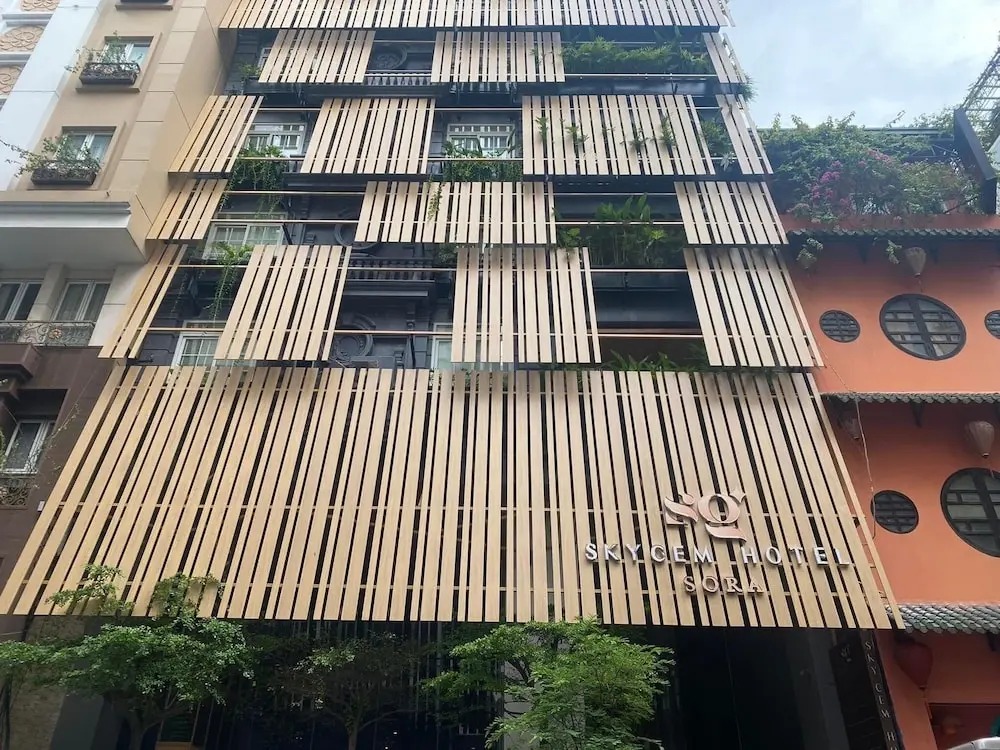 هتل اسکا ی جم سورا